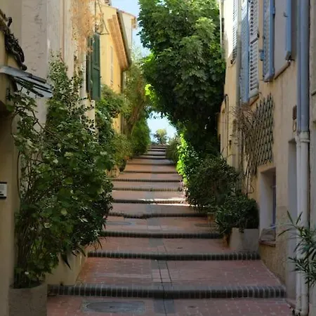 Maison La Tropezienne ... New • Fabulous 5* Luxe & Terrasse • 6p. Old Town Дом отдыха *