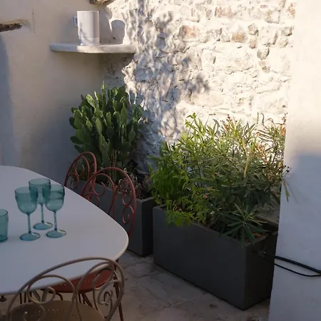 Maison La Tropezienne ... New • Fabulous 5* Luxe & Terrasse • 6p. Old Town Дом отдыха *
