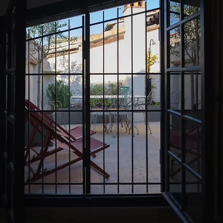 Дом отдыха Maison La Tropezienne ... New • Fabulous 5* Luxe & Terrasse • 6p. Old Town
